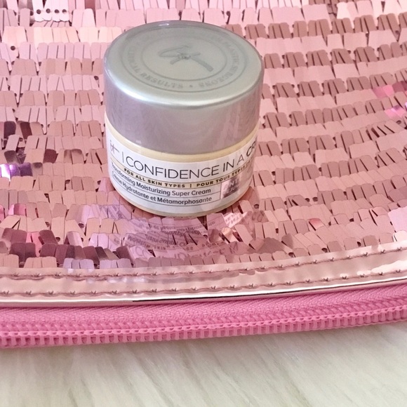 3 for $15/It Cosmetics Confidence in a Cream - Picture 1 of 4